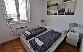Apartment For Four With Free Parking
